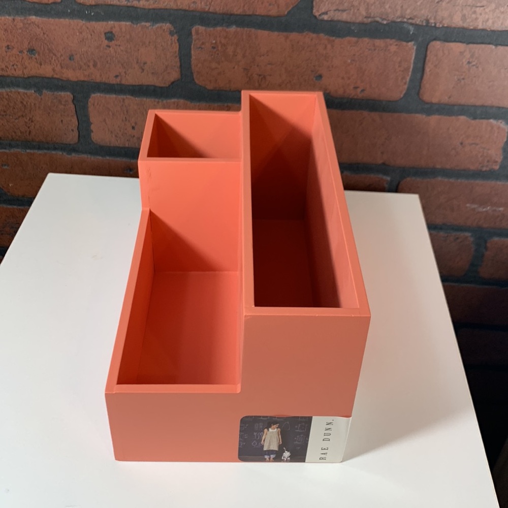 Rae Dunn ORGANIZE desk organizer with pen holder - Picture 4 of 7